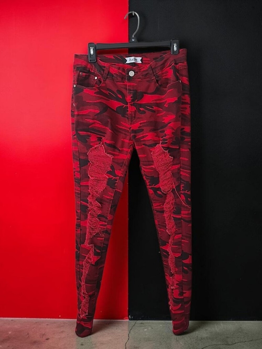 Blue Topic Red Camo Distressed Women’s Jeans Size 11/12